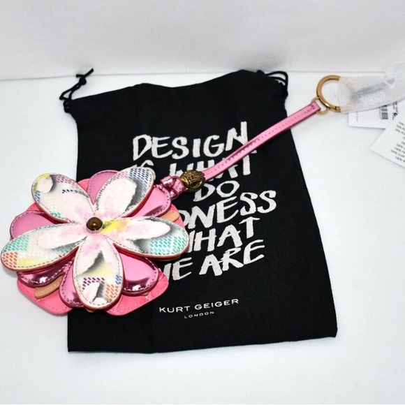 Kurt Geiger Flower 🌺 Key charm - Picture 4 of 5